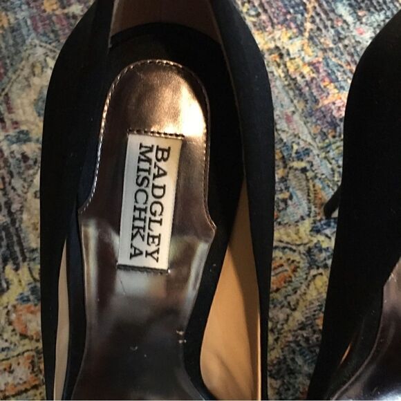 Badgley Mischka Black Satin pearl platform heels - Picture 4 of 9